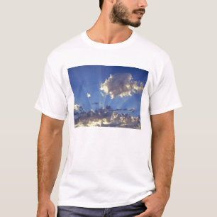 USA, Oregon, Bend. Sun rays fill the sky near T-Shirt