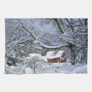USA, Oregon, Clackamas County. Fresh snow Tea Towel
