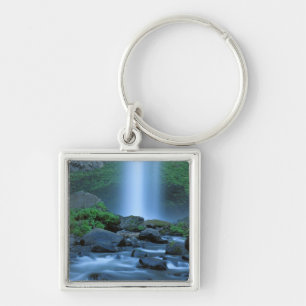 USA, Oregon, Columbia Gorge, Latourell Falls Key Ring