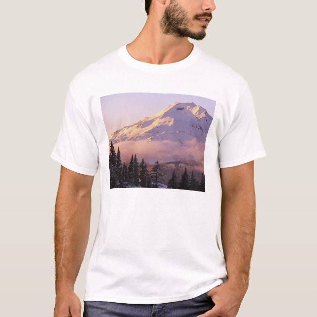 USA, Oregon, Deschutes National Forest, The T-Shirt (Front)