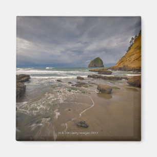 USA, Oregon, Tillmook County, Beach with Magnet