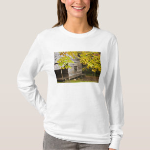 USA, Tennessee, Gatlinburg. Great Smoky T-Shirt