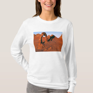 USA, Utah, Arches NP. Delicate Arch is one of T-Shirt