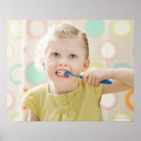 USA, Utah, Lehi, girl (2-3) brushing teeth