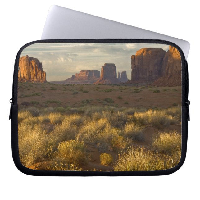 USA, Utah, Monument Valley National Park. Laptop Sleeve (Front)