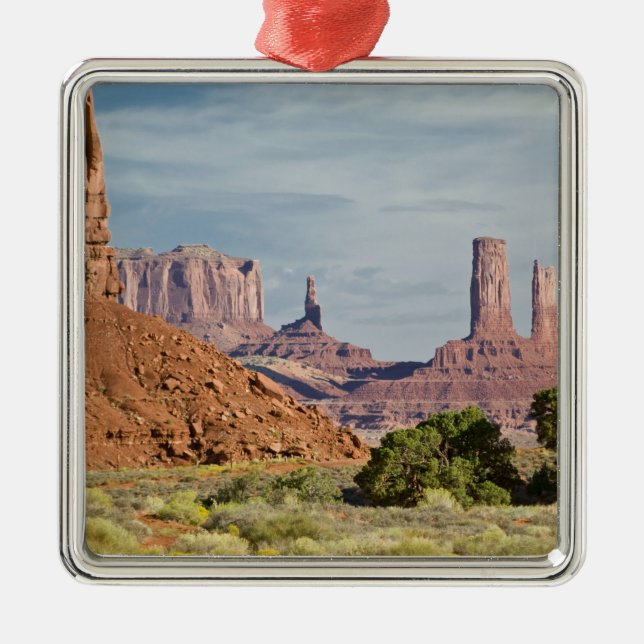 USA, Utah, Monument Valley Navajo Tribal Park. Metal Ornament (Front)