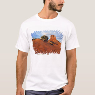 USA, Utah, Monument Valley. Wind creates T-Shirt