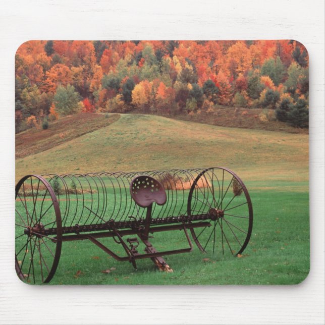 USA, Vermont, Farm. Mouse Pad (Front)