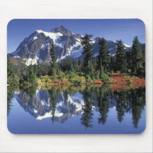 USA, WA, Heather Meadows RA. Mount Shuksan at Mouse Pad