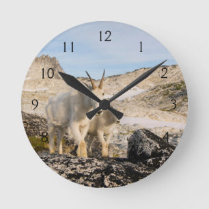 USA, Washington, Cascade Range 2 Round Clock