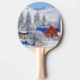 USA, Washington, Methow Valley, Barns in Ping Pong Paddle