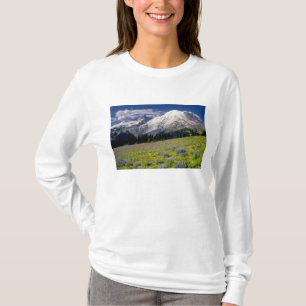 USA, Washington, Mt. Rainier National Park. T-Shirt