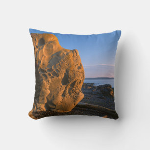 USA, Washington, Orcas Island, Boulder Cushion