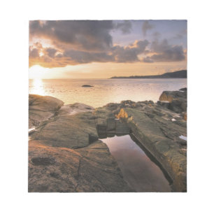 USA, Washington, San Juan Islands. A dramatic 2 Notepad