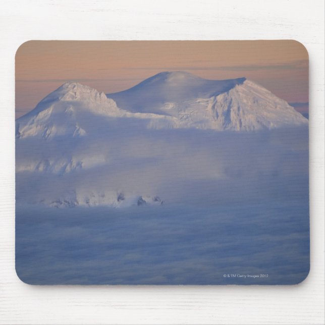 USA, Washington State, Mount Rainier peak in Mouse Pad (Front)