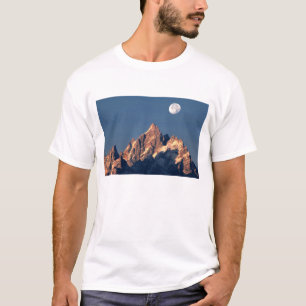 USA, Wyoming, Grand Teton NP. A full moon sets T-Shirt