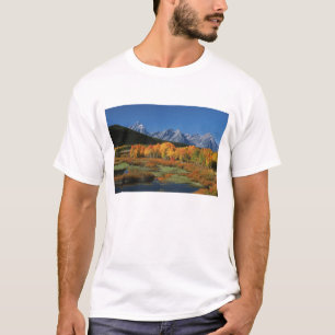 USA, Wyoming, Grand Tetons National Park in T-Shirt