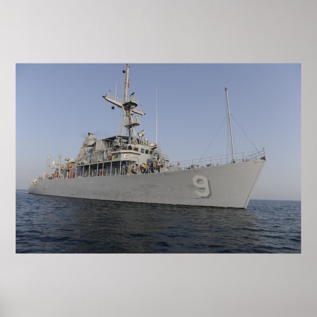 USS Pioneer (MCM 9) Poster (Front)