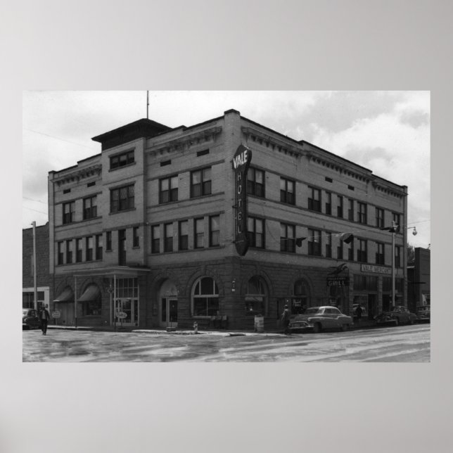Vale, Oregon View of Hotel Vale Photograph Poster (Front)