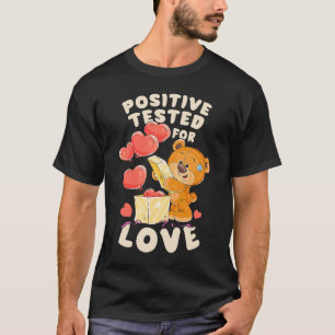 Valentine's day cute teddy bear with heart balloon T-Shirt
