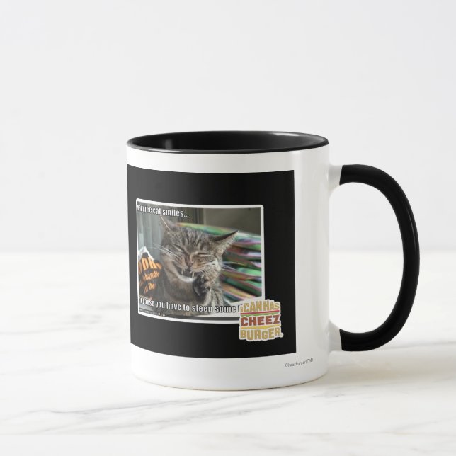 vampire cat smiles mug (Right)