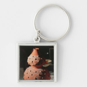 Vase in the shape of a gourd key ring
