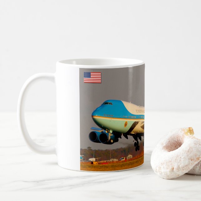 VC-25A (747-200B) COFFEE MUG (With Donut)