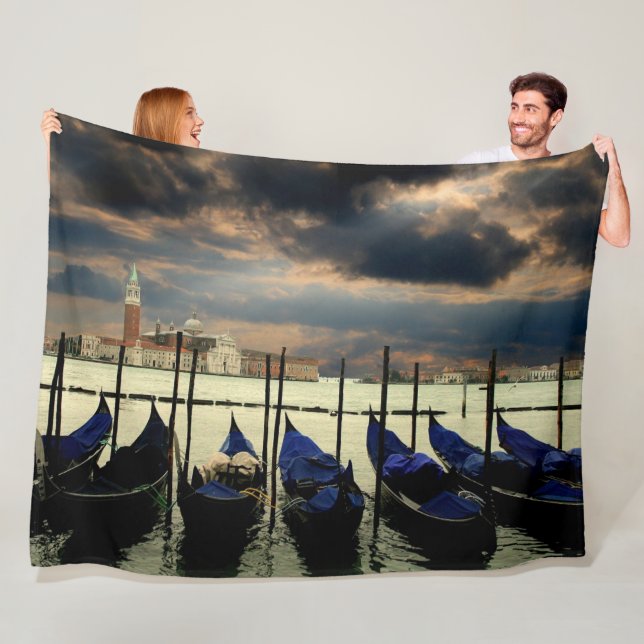 VENICE GONDOLAS FLEECE BLANKET (In Situ)