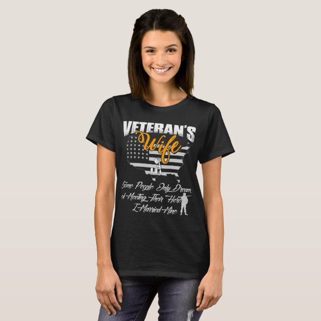Veteran's Wife Gifts T-Shirt (Front Full)