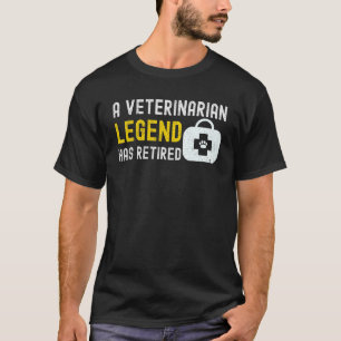 Veterinarian Legend Retired Vet Pet Doctor Dog Cat T-Shirt