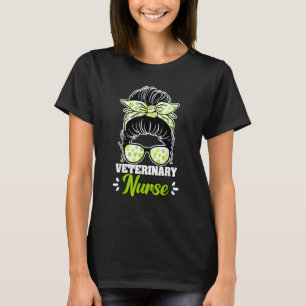 Veterinary Nurse Messy Bun For A Veterinary Medici T-Shirt