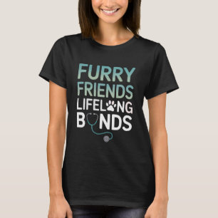 Veterinary Technician Animal Doctor Veterinarian V T-Shirt