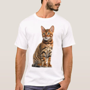Vibrant Golden Bengal Cat Illustration Men T-Shirt