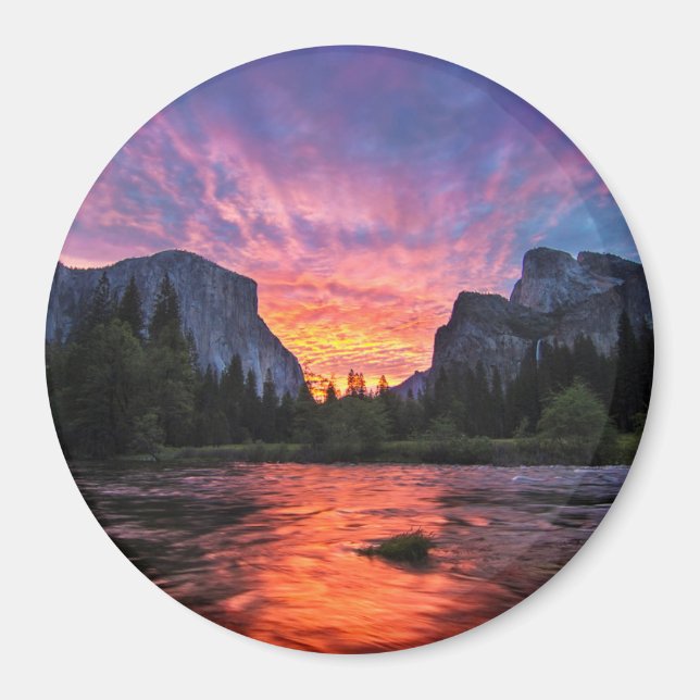 Vibrant Sky | Yosemite Valley Magnet (Front)