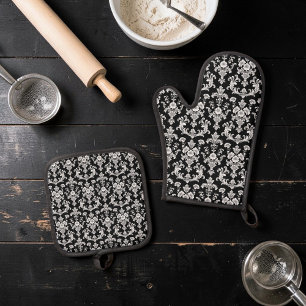 Victorian Black and White Damask Pattern Oven Mitt & Pot Holder Set