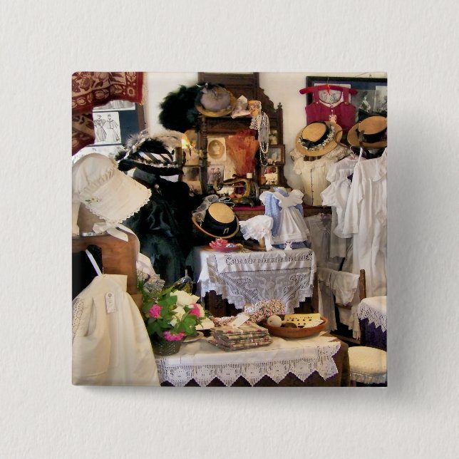 VICTORIAN ENGLAND 15 CM SQUARE BADGE (Front)