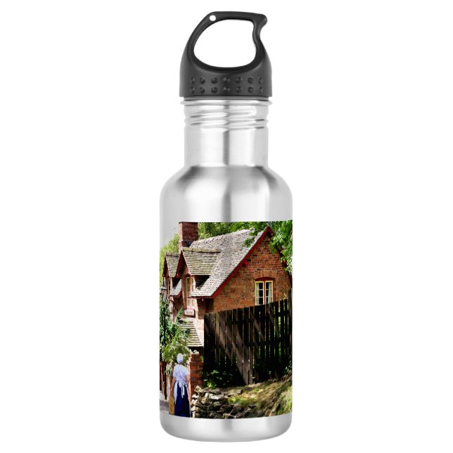 VICTORIAN ENGLAND 710 ML WATER BOTTLE (Front)