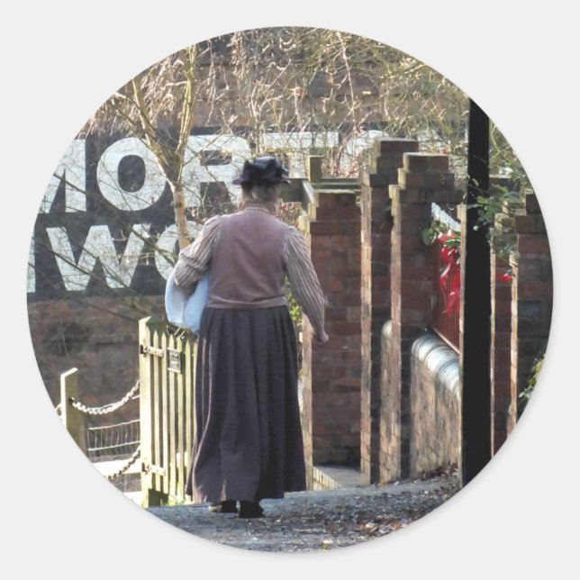 VICTORIAN ENGLAND CLASSIC ROUND STICKER (Front)