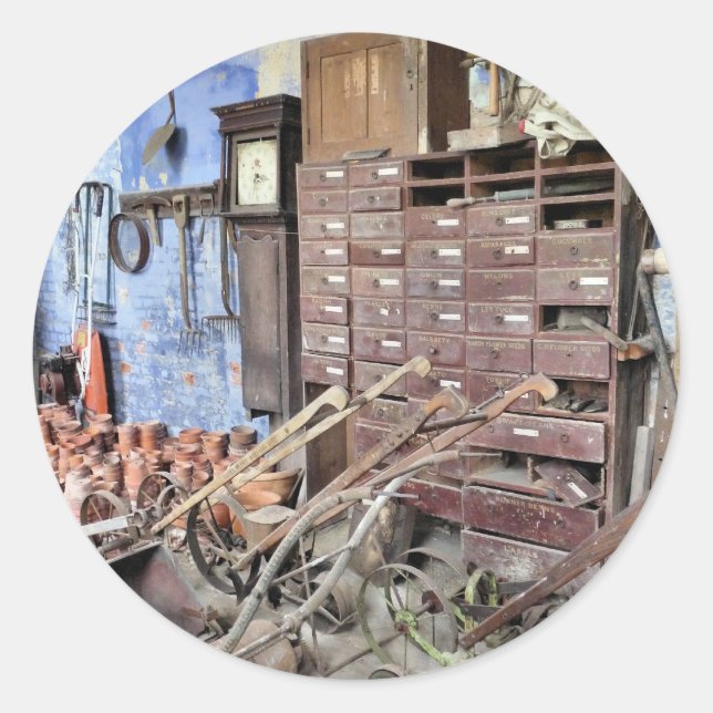 VICTORIAN ENGLAND CLASSIC ROUND STICKER (Front)