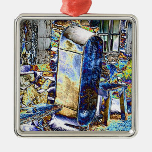 VICTORIAN ENGLAND METAL ORNAMENT