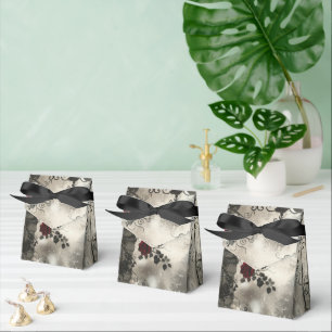 Victorian Gothic Garden Roses Pattern Favour Box