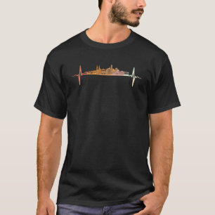 Vienna skyline heartbeat retro vintage style T-Shirt
