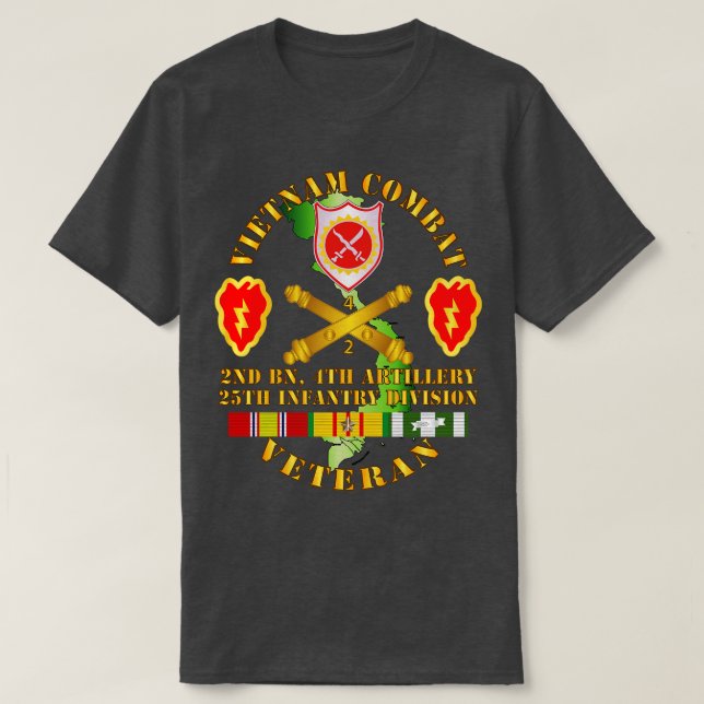 Vietnam Combat Veteran w 2nd Bn 4th Artillery DUI  T-Shirt (Design Front)