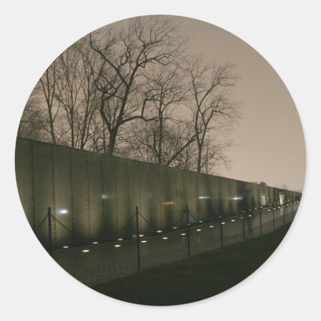 Vietnam Veterans Memorial Classic Round Sticker (Front)