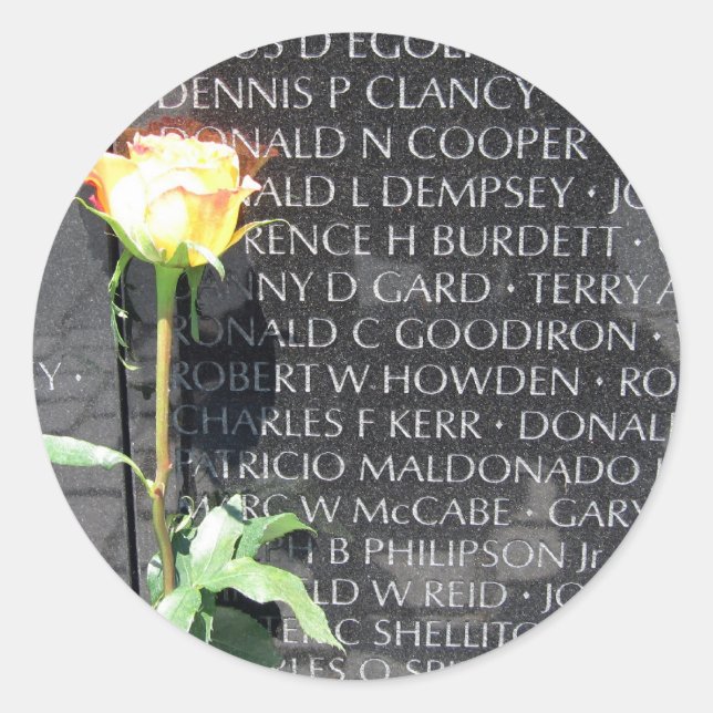 vietnam veterans memorial classic round sticker (Front)