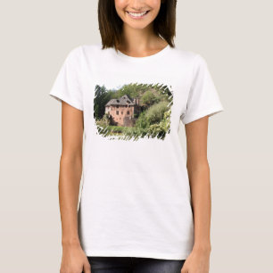 View of a manor house (photo) T-Shirt