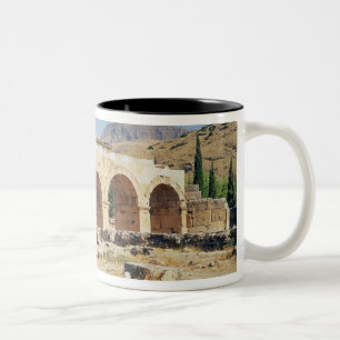View of a triumphal arch Two-Tone coffee mug