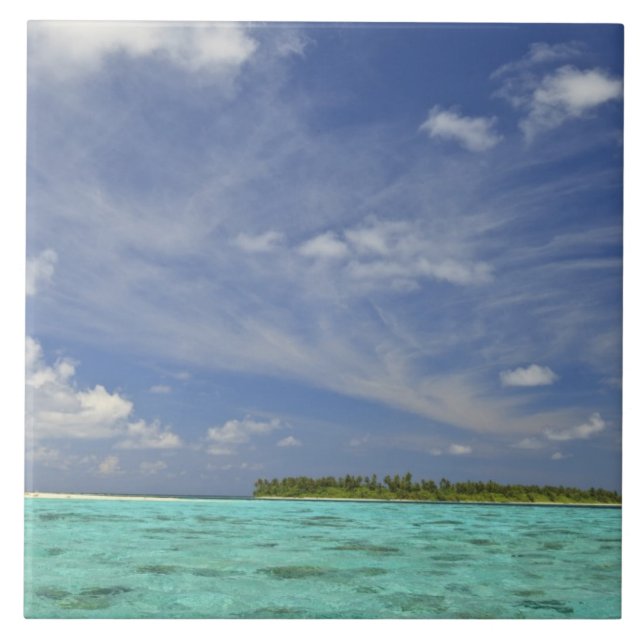 View of Funadoo Island from Funadovilligilli 3 Tile (Front)