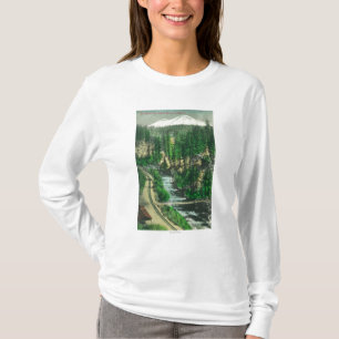 View of Mt. Shasta from Shasta Retreat T-Shirt