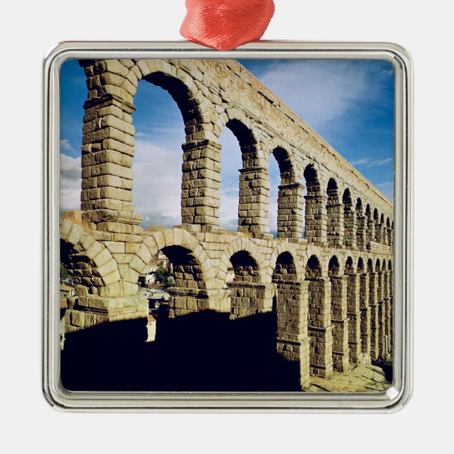 View of the aqueduct metal ornament (Front)